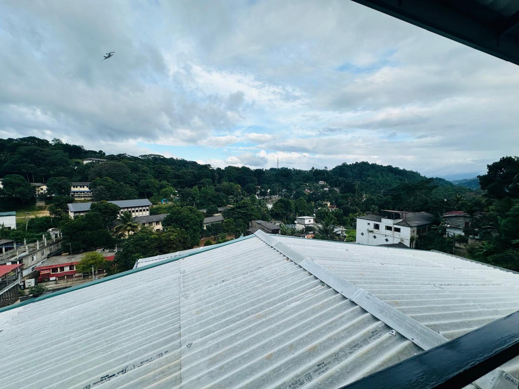 The Sky Tents Kandy Eksteriør bilde