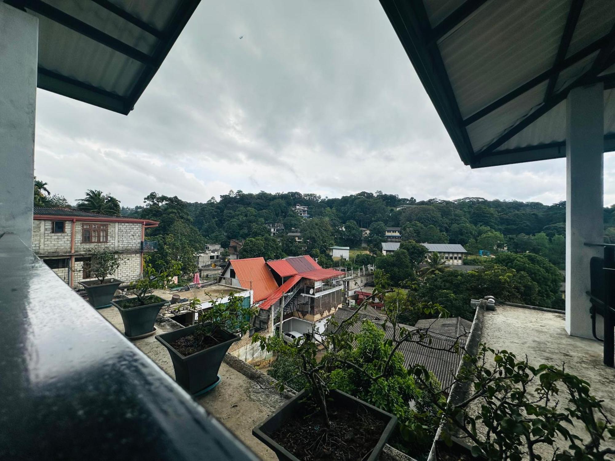 The Sky Tents Kandy Eksteriør bilde